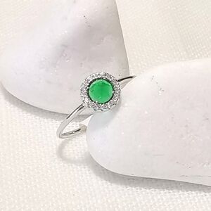Emerald halo ring in Sterling Silver size 7 🆕